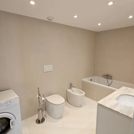 Apartment The Blue House, Lovely In The Cote D'azur For 6 People Menton