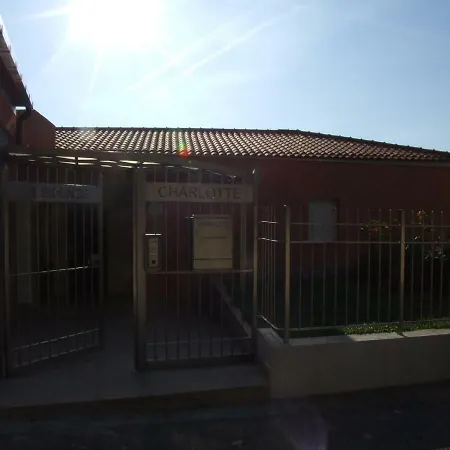 Appartamento The Blue House, Lovely In The Cote D'azur For 6 People *